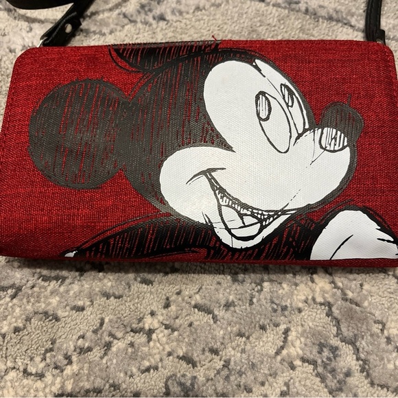 Disney Parks Mickey Mouse Wristlet Wallet Convertible Crossbody Bag 2020 - Picture 2 of 9